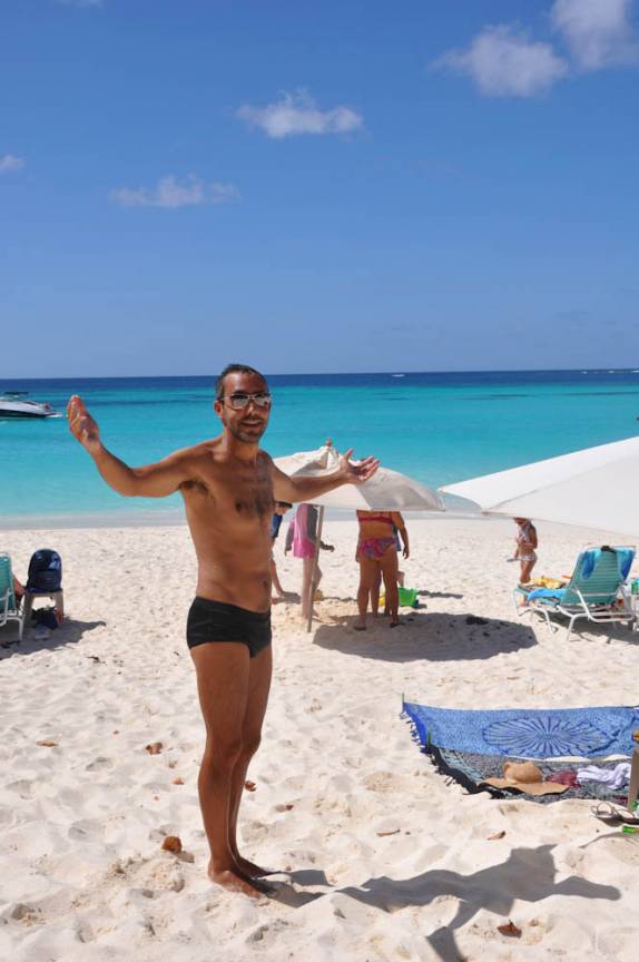 Impressionado com a praia de Shoal Bay East, em Anguilla (Caribe)